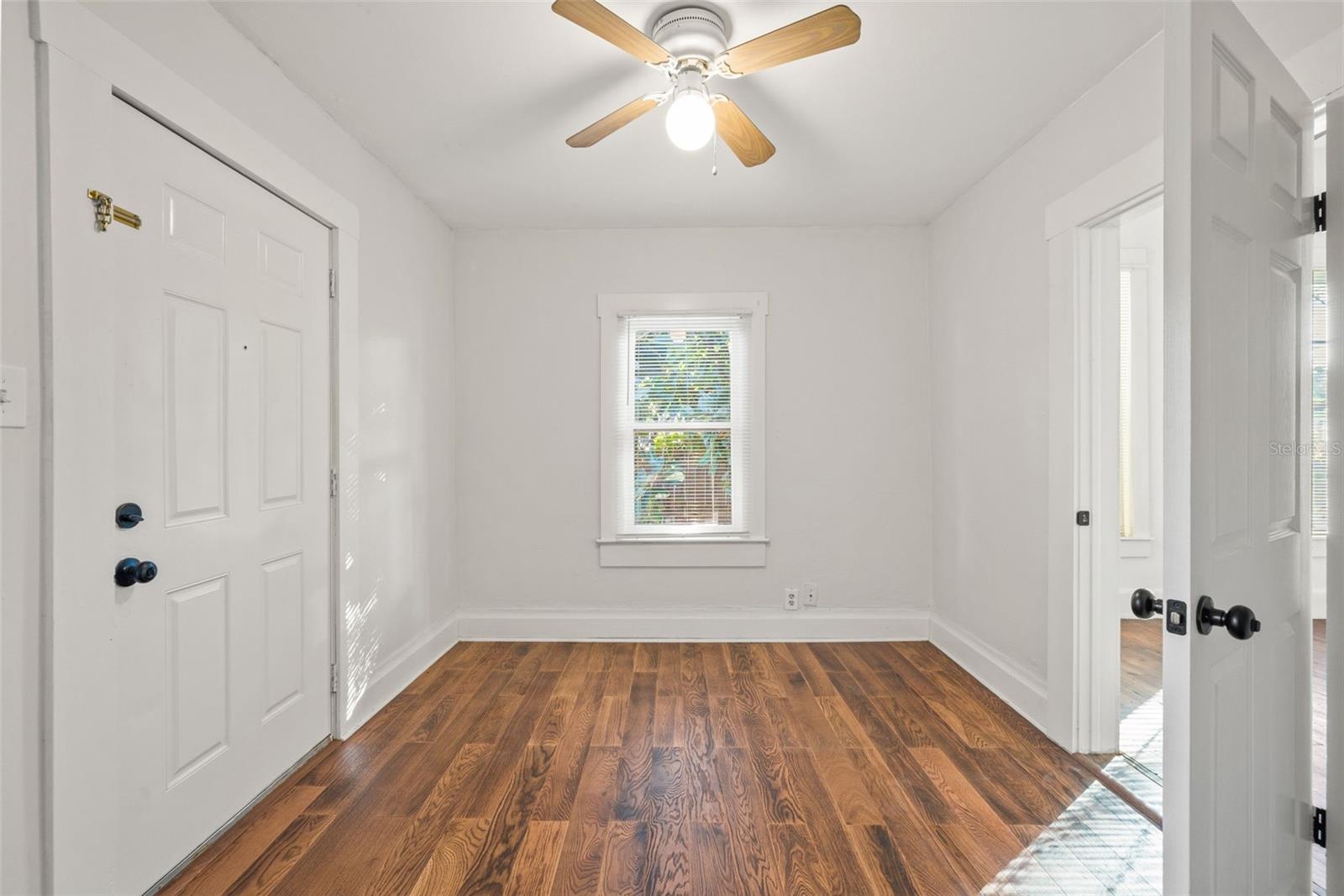 Listing photo id 18 for 501 Floribraska Avenue