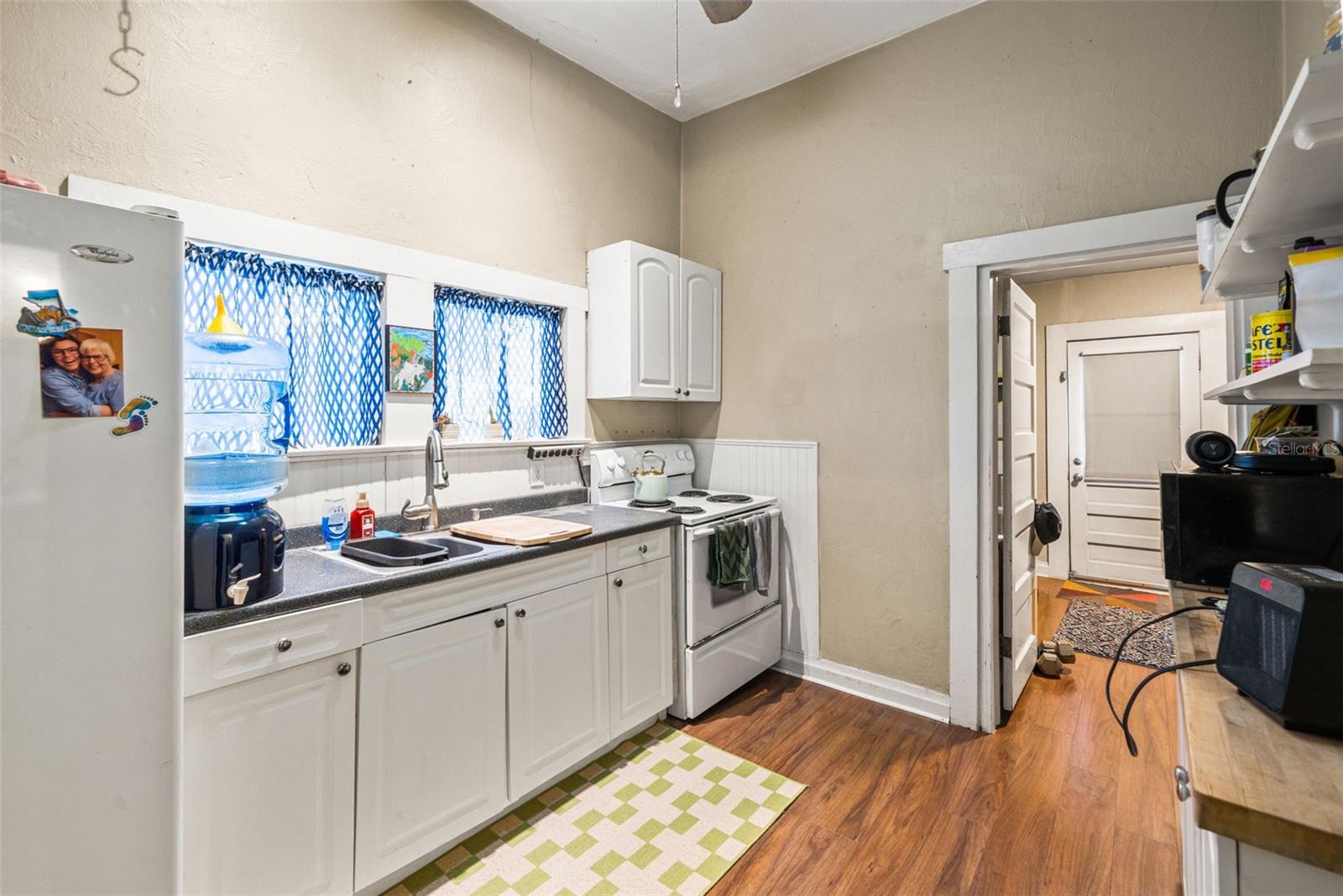 Listing photo id 27 for 501 Floribraska Avenue