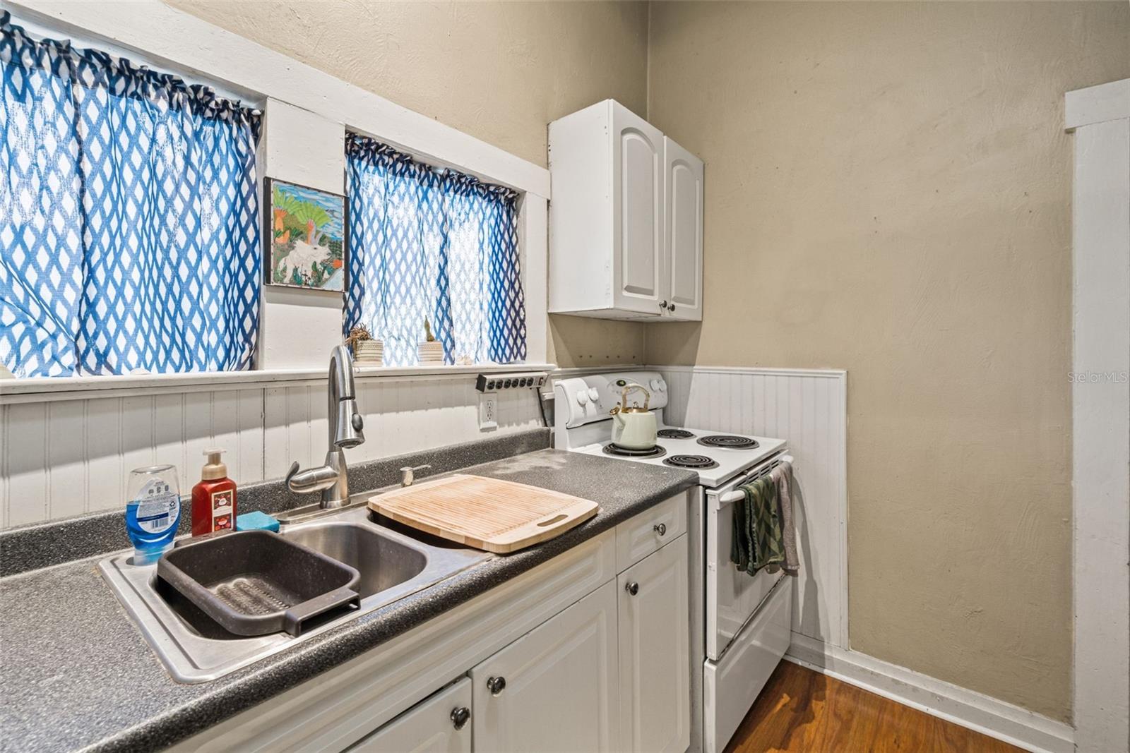 Listing photo id 30 for 501 Floribraska Avenue