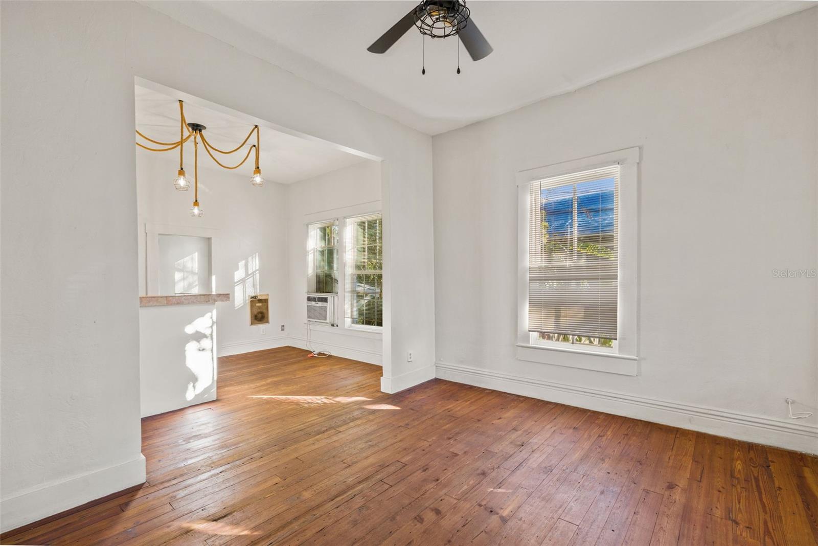 Listing photo id 5 for 501 Floribraska Avenue