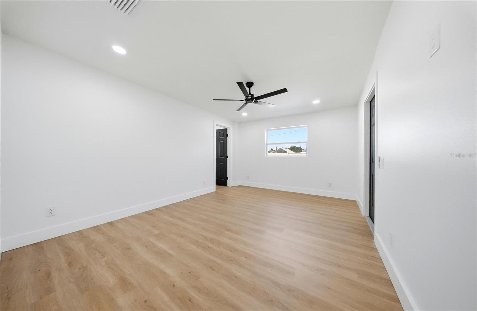 Image 20 of 56 For 4701 72nd Avenue N