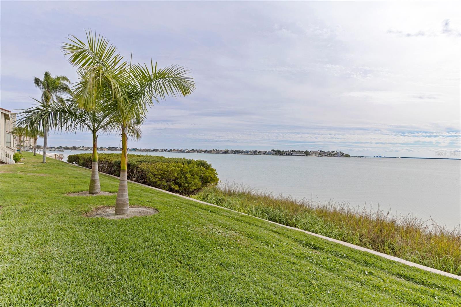 Image 24 of 27 For 5668 Escondida Boulevard S