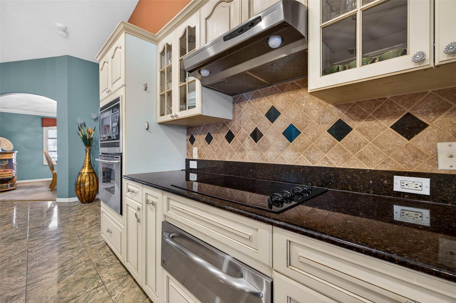 Image 6 of 28 For 5920 30th Court S