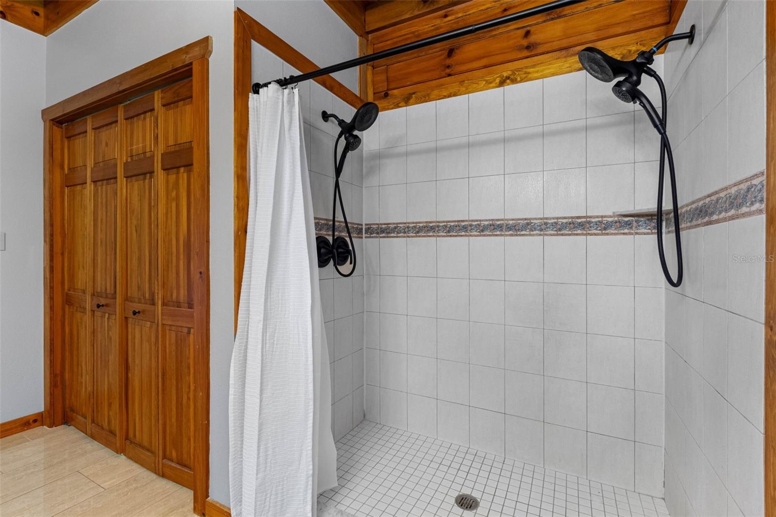 Image 20 of 68 For 11401 Thonotosassa Road