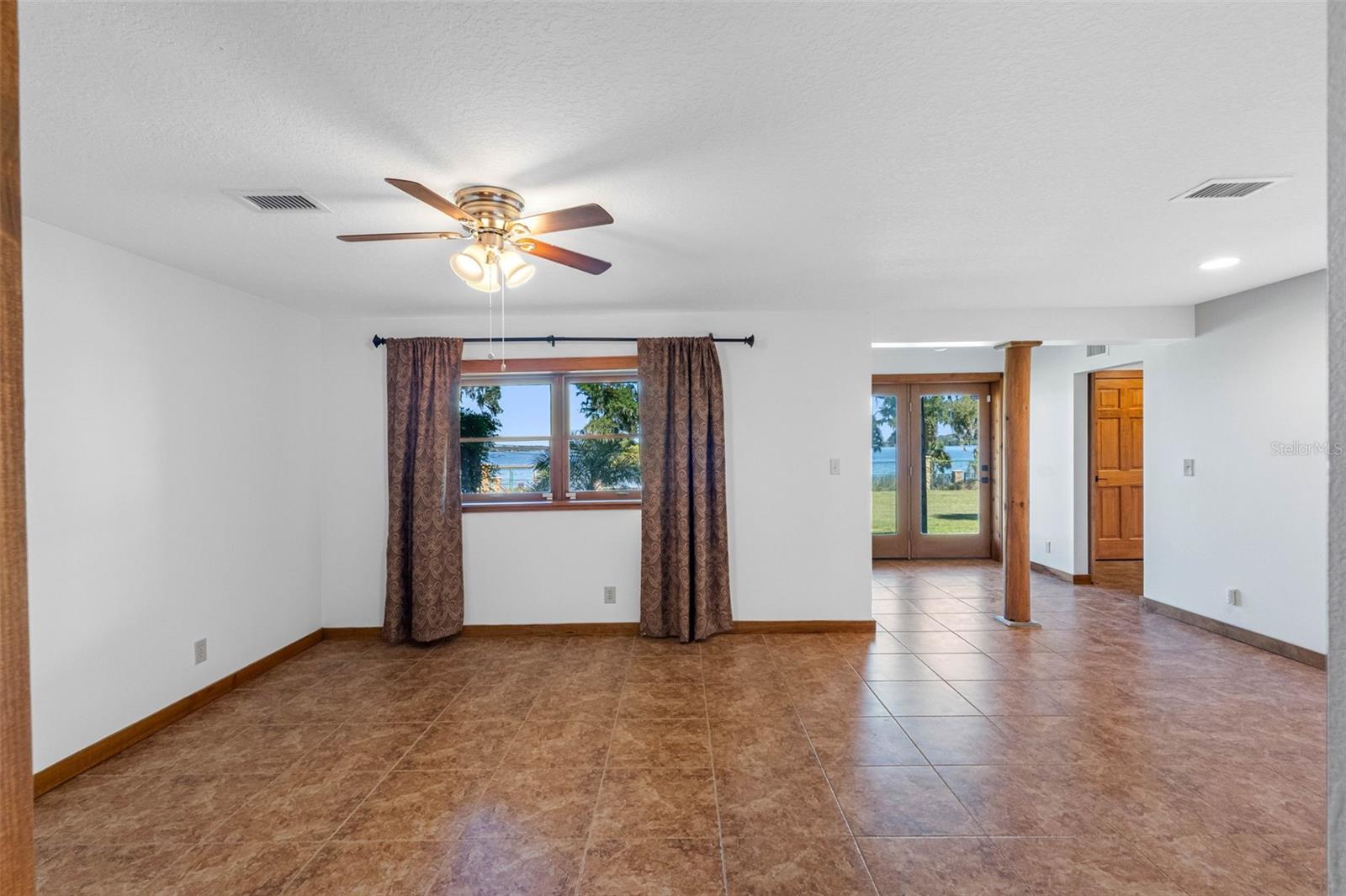 Image 36 of 68 For 11401 Thonotosassa Road