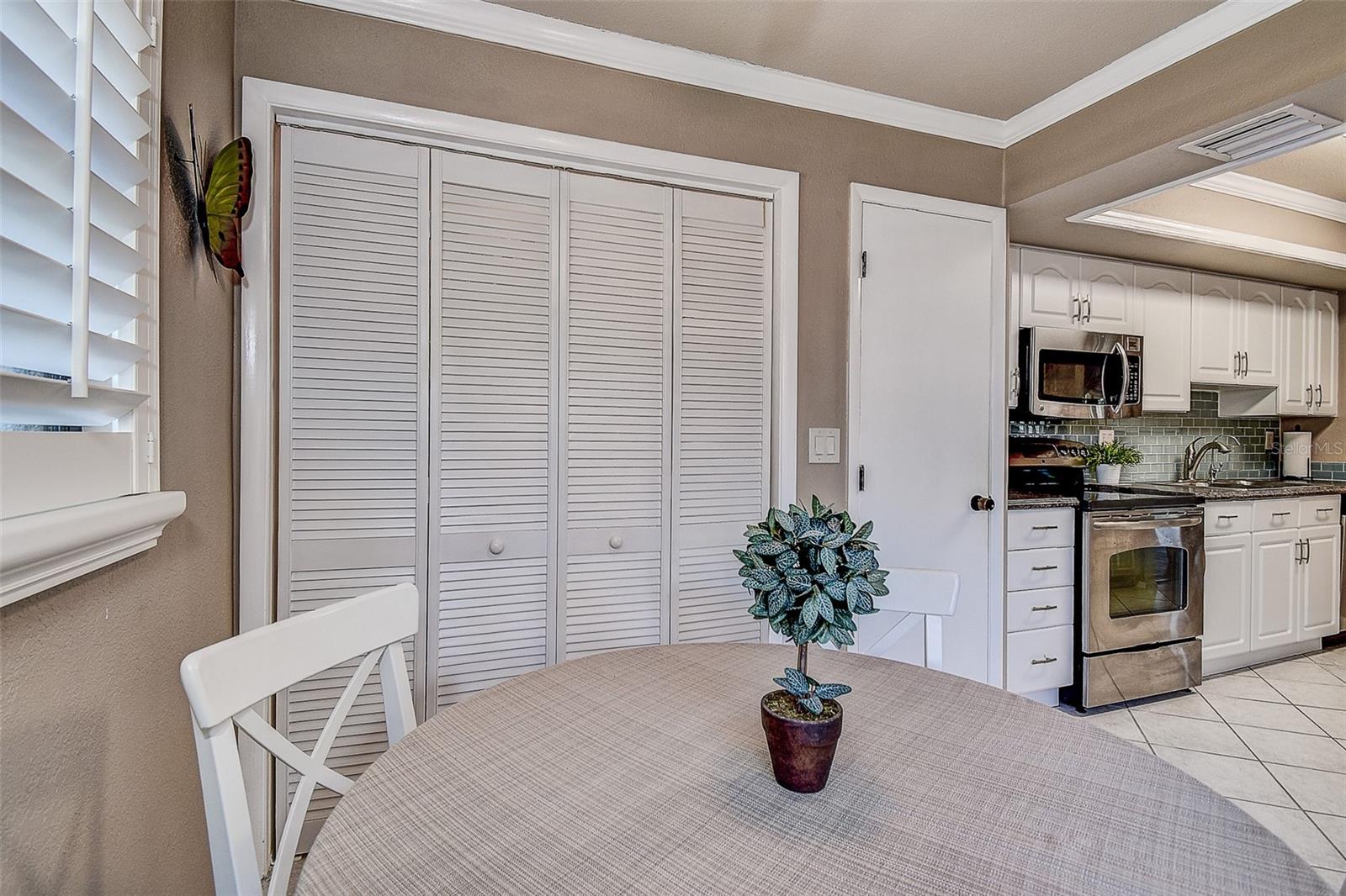 Image 19 of 40 For 140 Dale Place