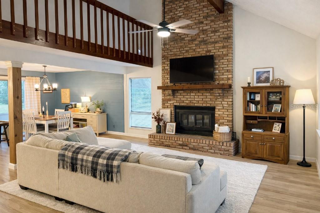 Image 14 of 37 For 1595 Shady Oak Drive