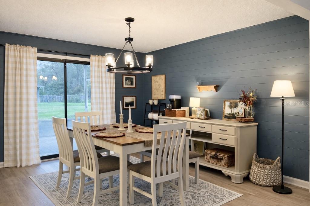 Image 16 of 37 For 1595 Shady Oak Drive