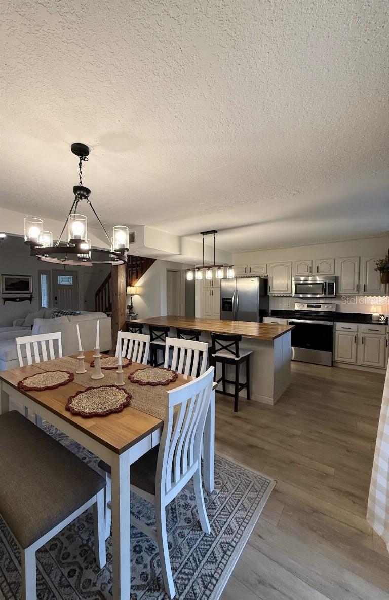 Image 18 of 37 For 1595 Shady Oak Drive