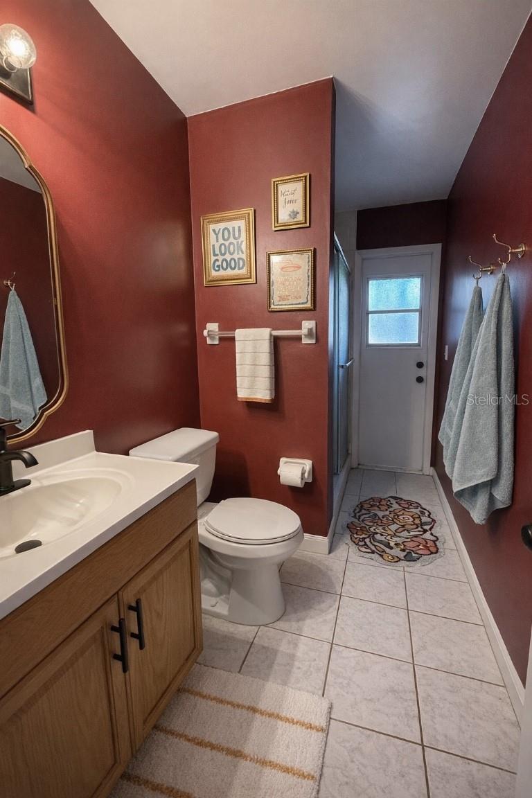 Image 26 of 37 For 1595 Shady Oak Drive