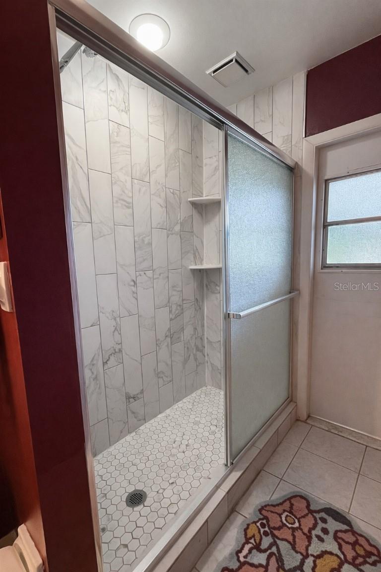 Image 27 of 37 For 1595 Shady Oak Drive