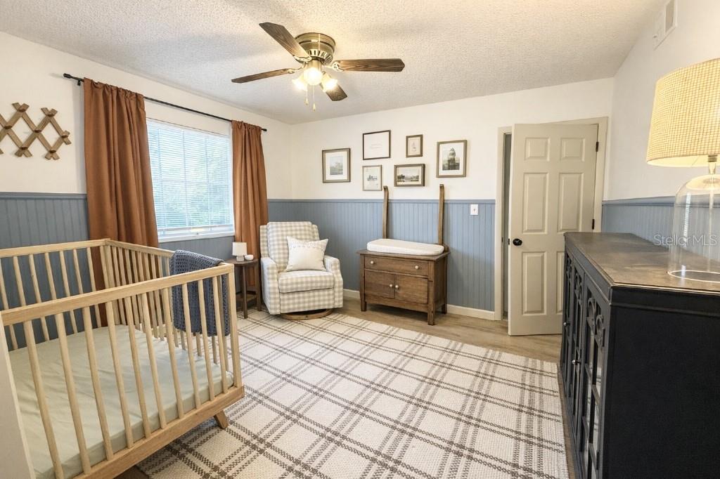 Image 28 of 37 For 1595 Shady Oak Drive