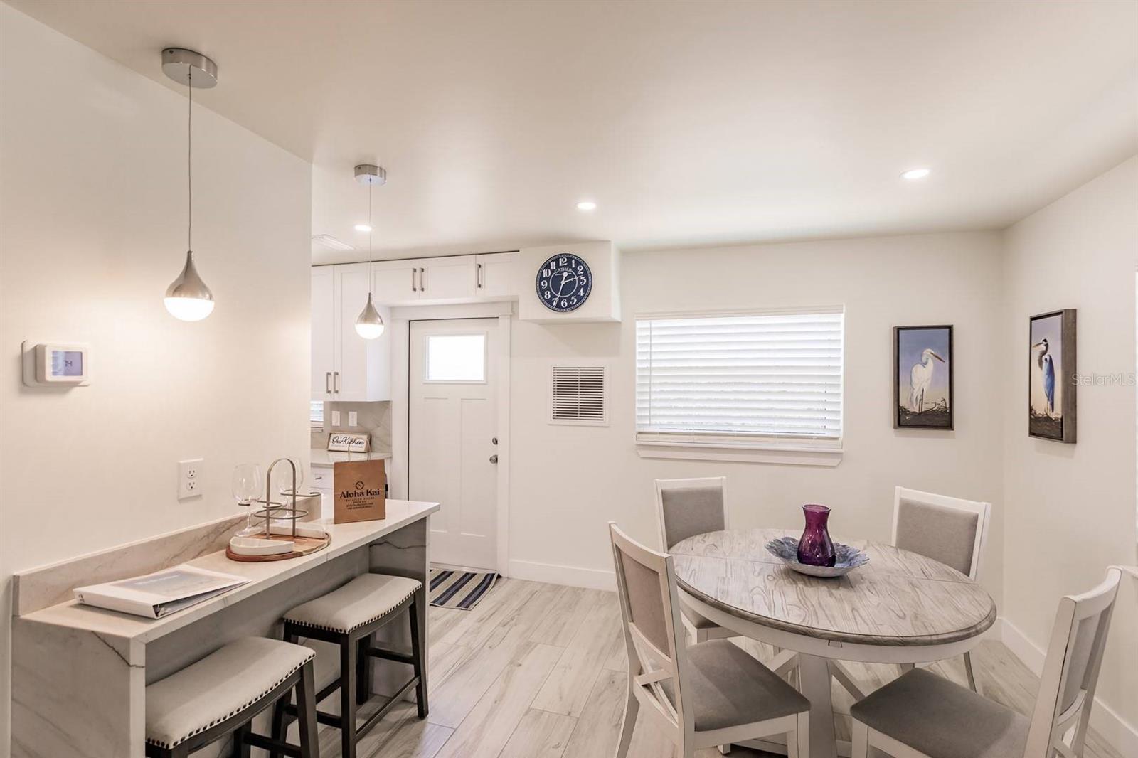 Image 10 of 18 For 6020 Midnight Pass Road 12