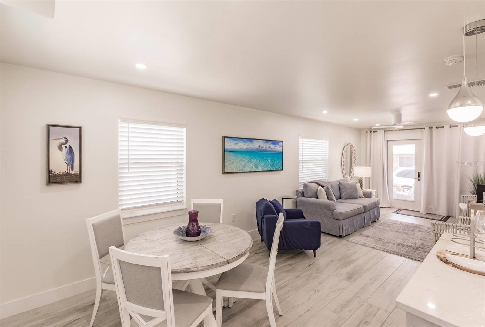 Image 11 of 18 For 6020 Midnight Pass Road 12