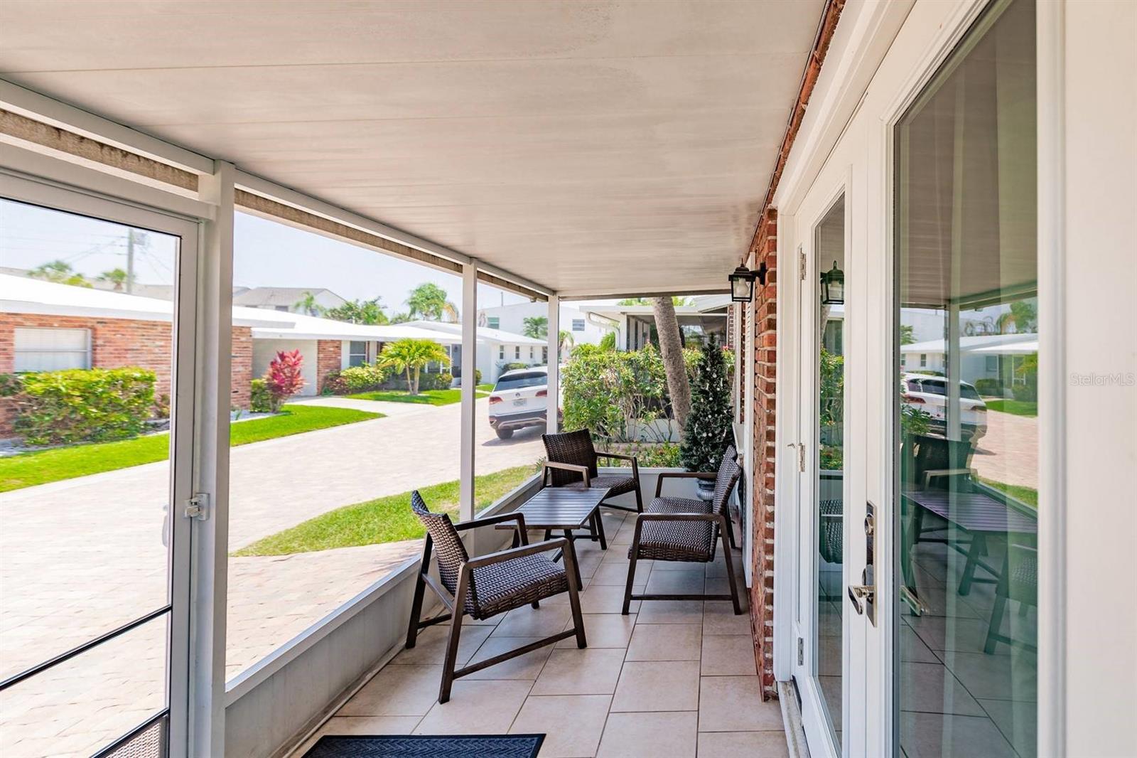 Image 14 of 18 For 6020 Midnight Pass Road 12