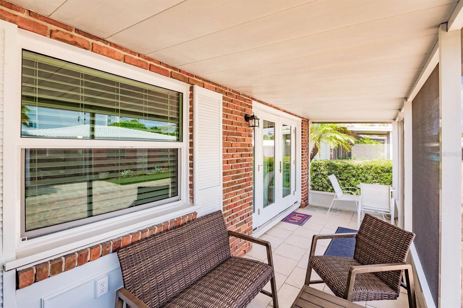 Image 16 of 18 For 6020 Midnight Pass Road 12