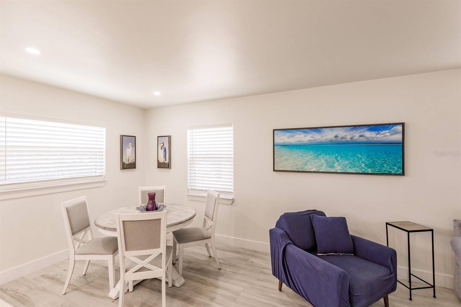 Image 9 of 18 For 6020 Midnight Pass Road 12