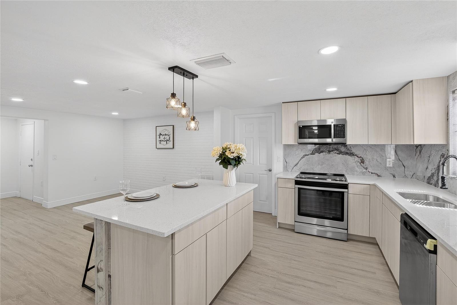 Image 11 of 87 For 5551 Mosaic Drive