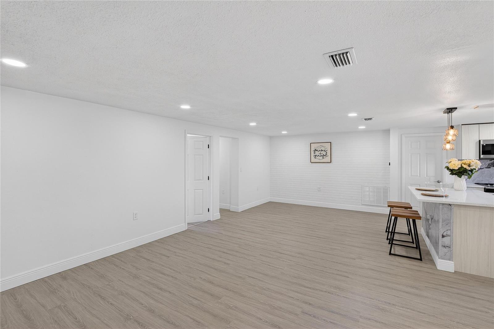 Image 17 of 87 For 5551 Mosaic Drive