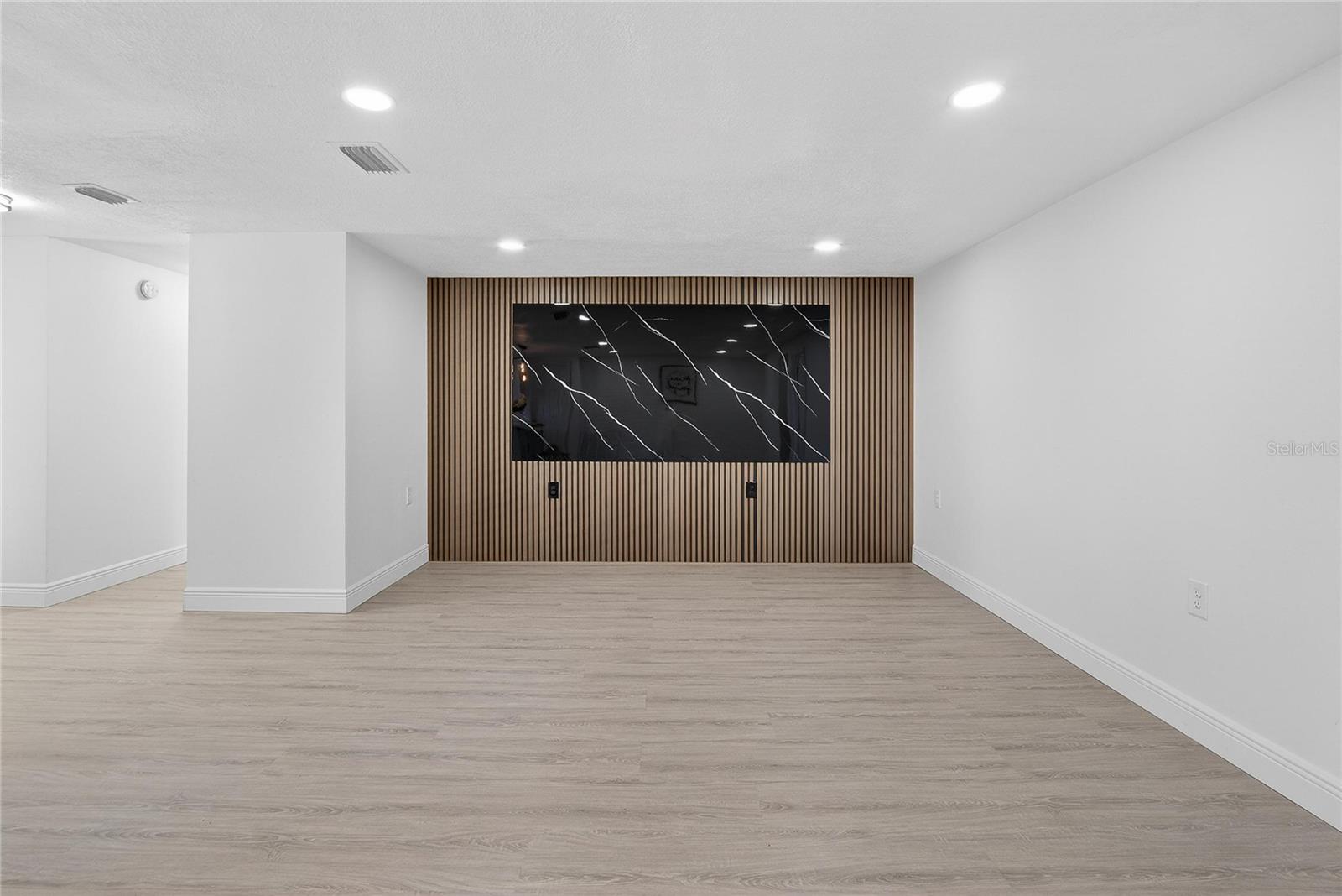 Image 19 of 87 For 5551 Mosaic Drive