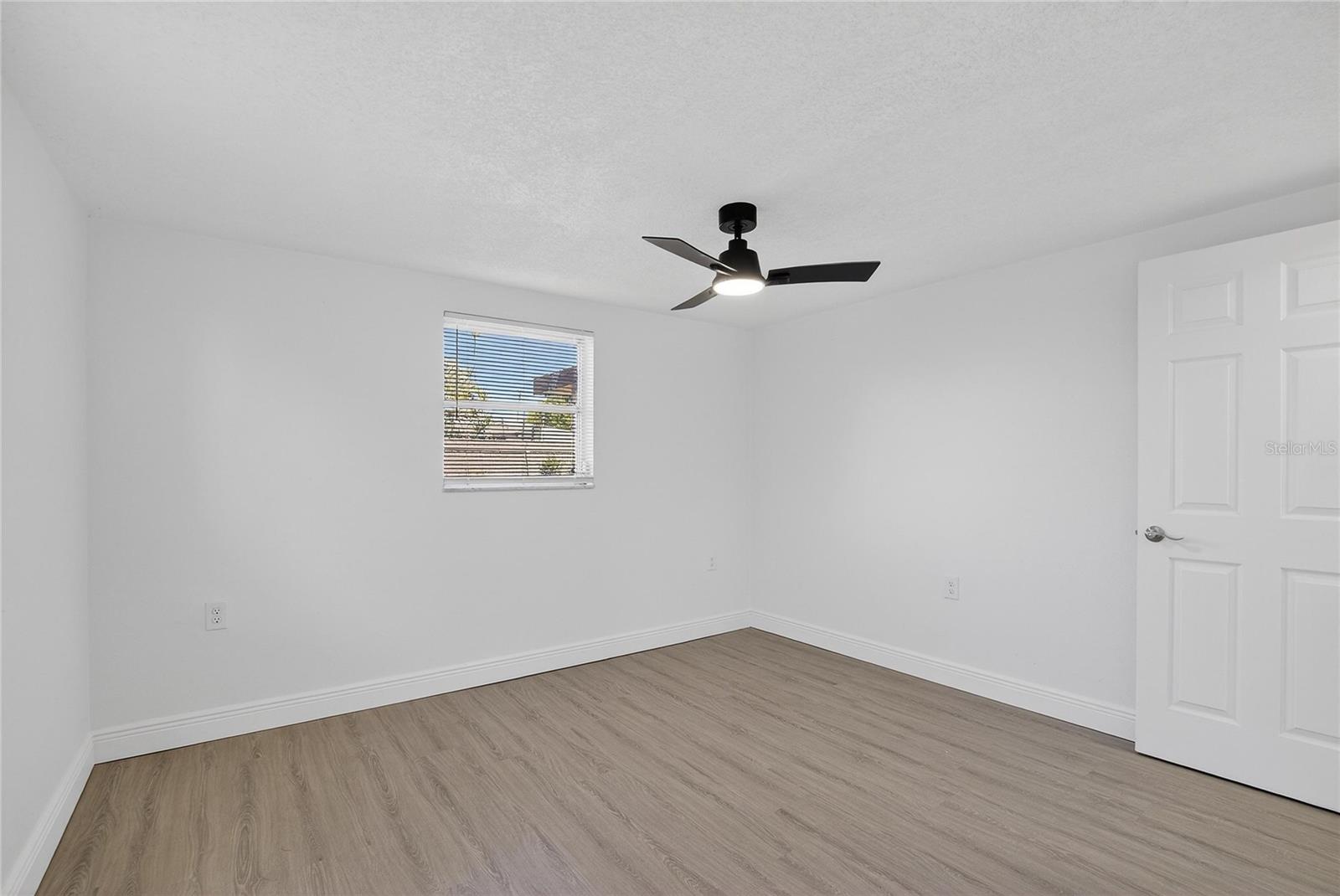 Image 30 of 87 For 5551 Mosaic Drive