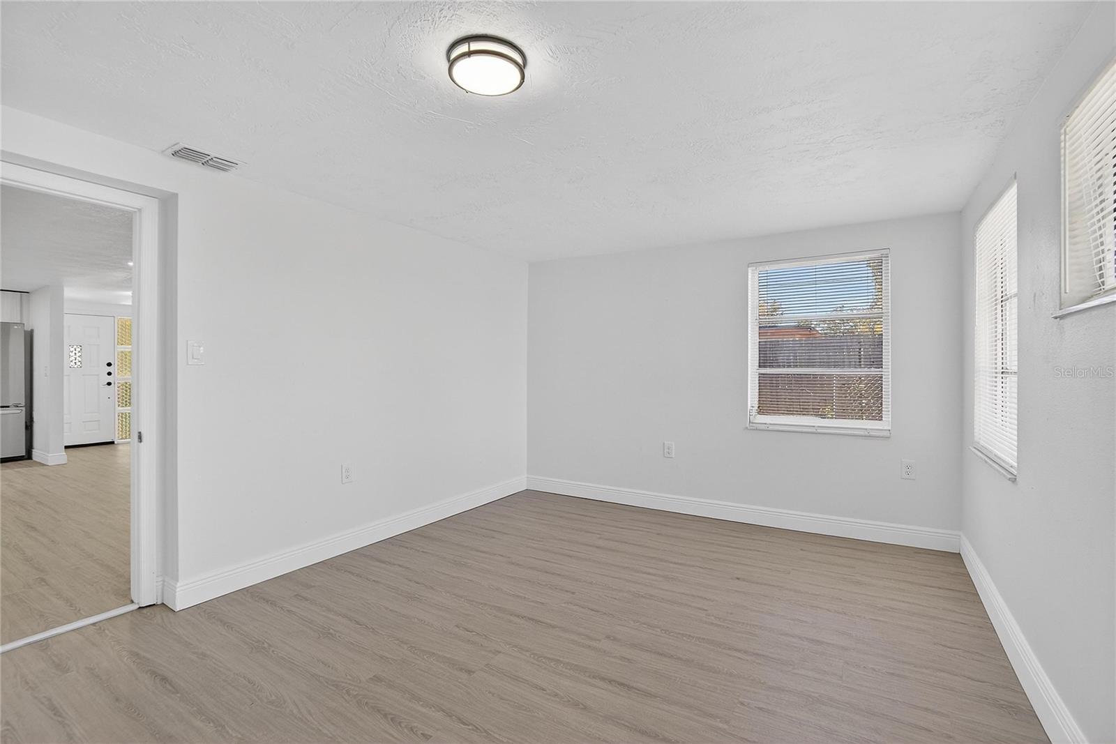 Image 36 of 87 For 5551 Mosaic Drive