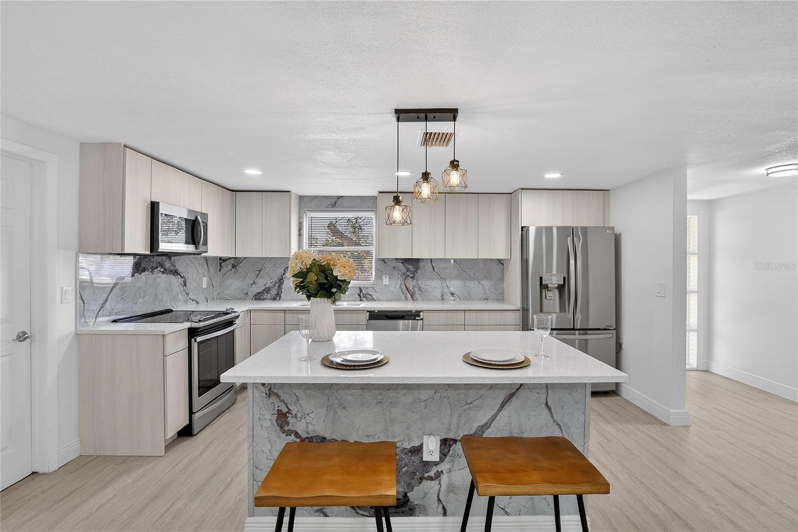 Image 8 of 87 For 5551 Mosaic Drive