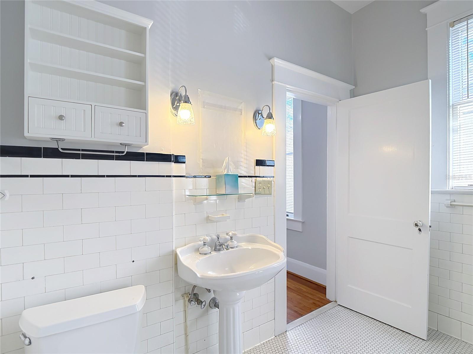 Image 25 of 47 For 2105 Southview Avenue