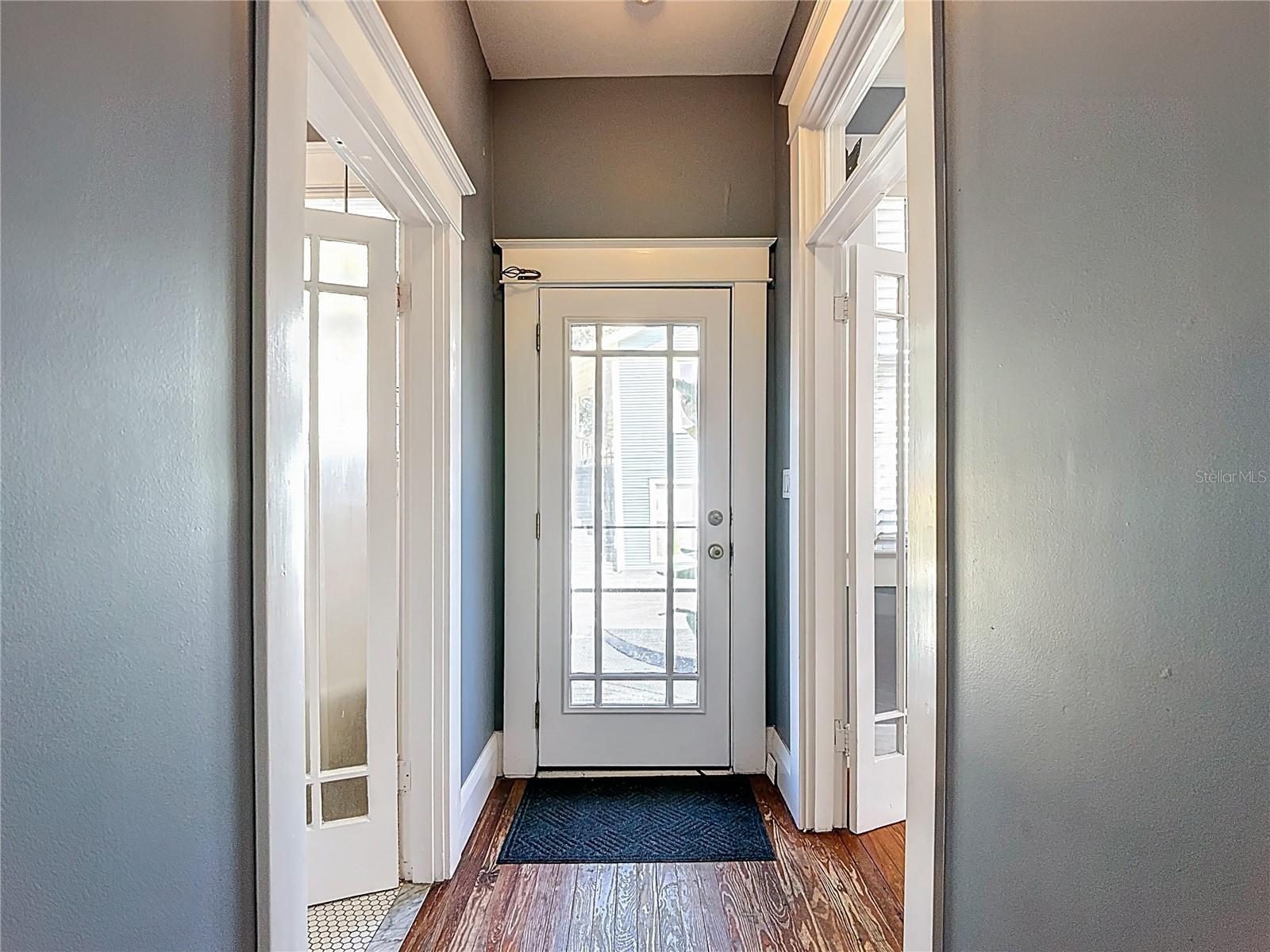 Image 26 of 47 For 2105 Southview Avenue