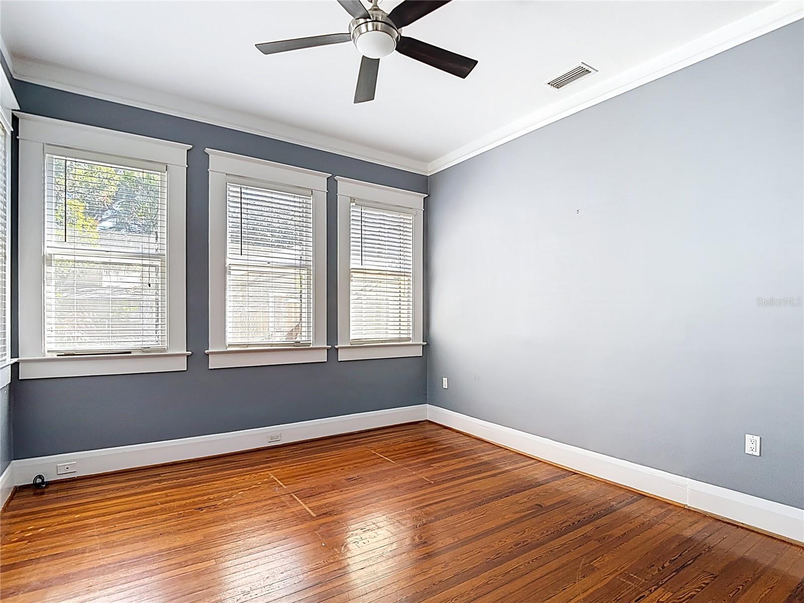 Image 27 of 47 For 2105 Southview Avenue