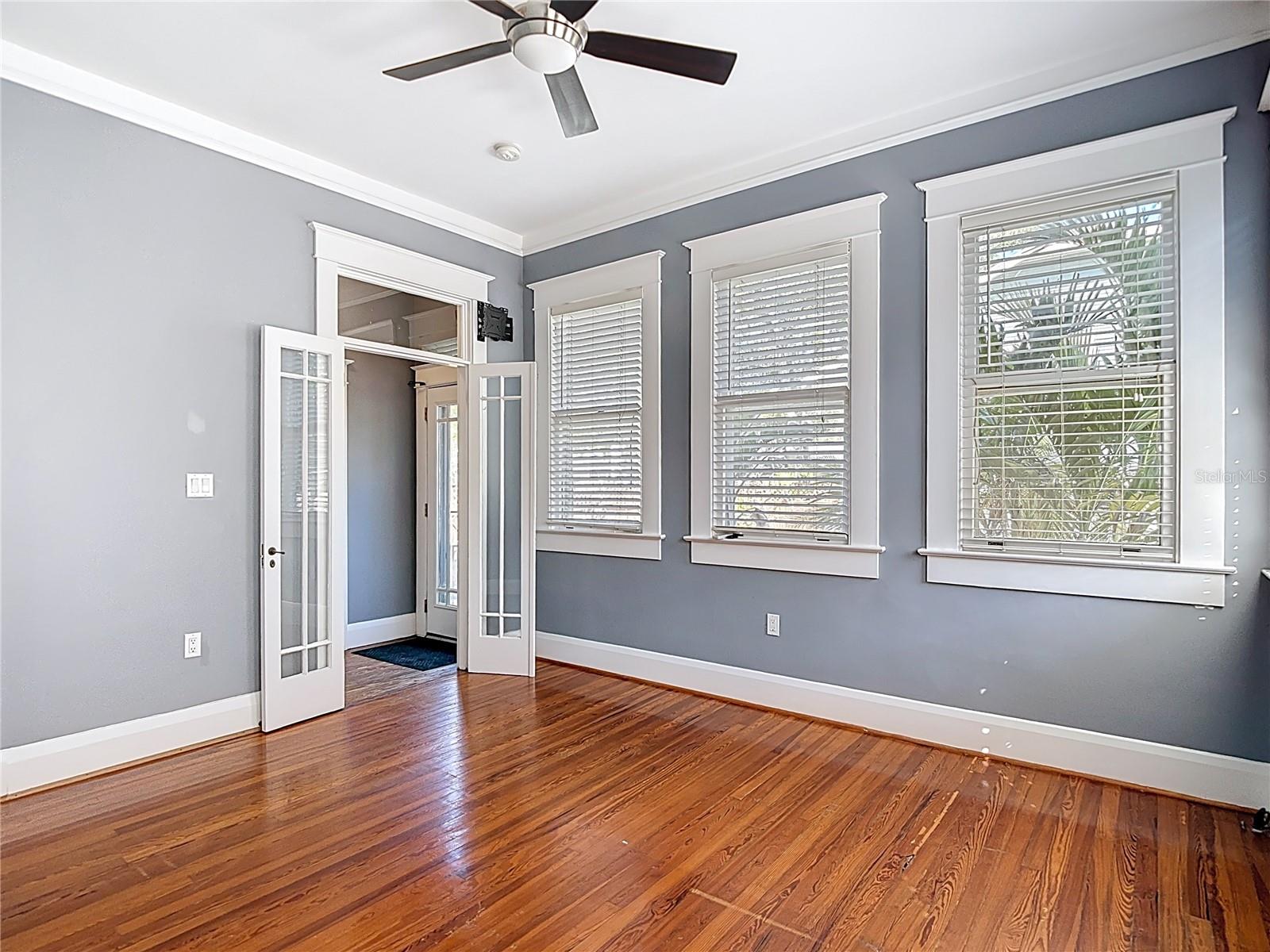 Image 29 of 47 For 2105 Southview Avenue