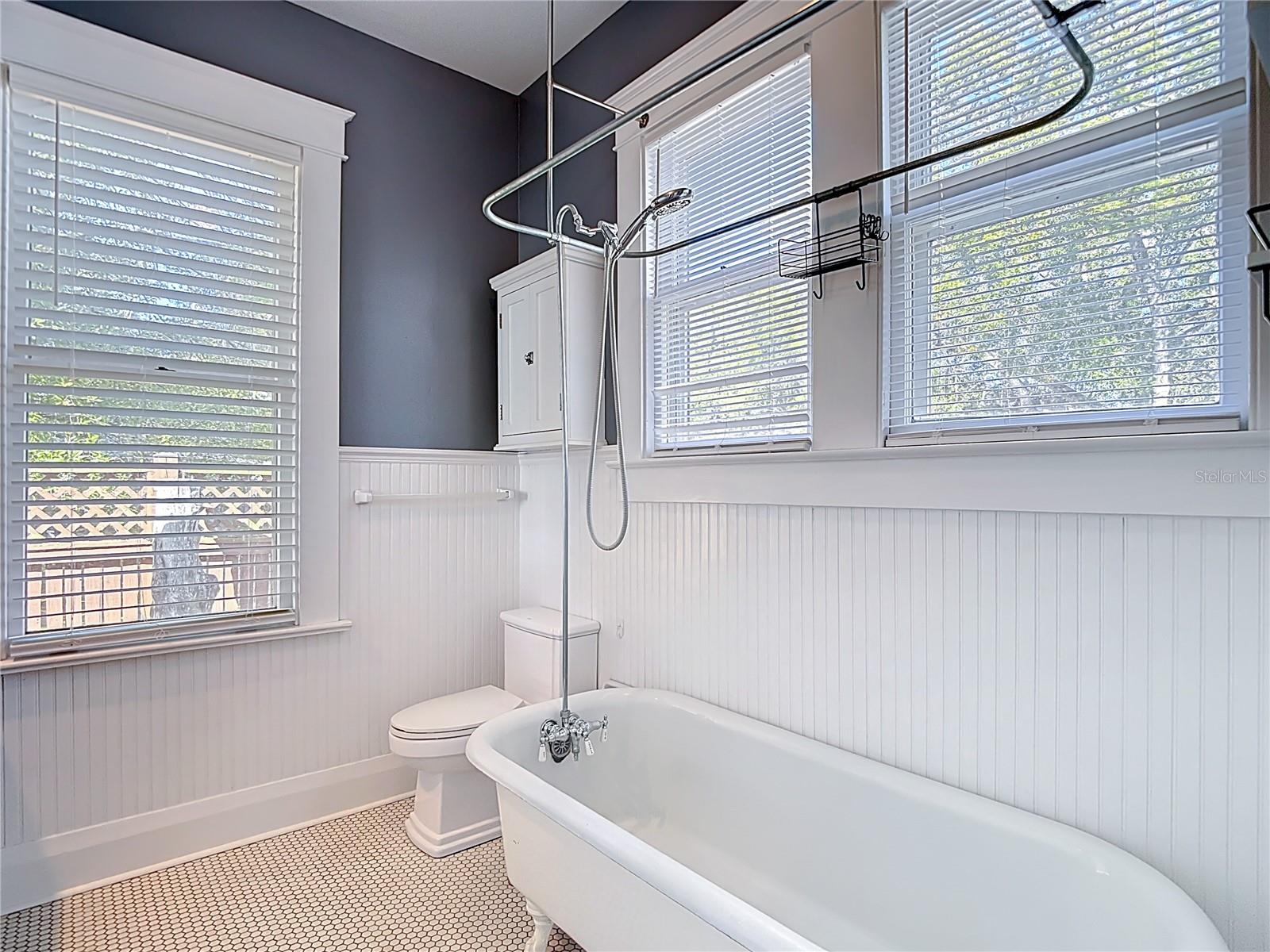 Image 30 of 47 For 2105 Southview Avenue