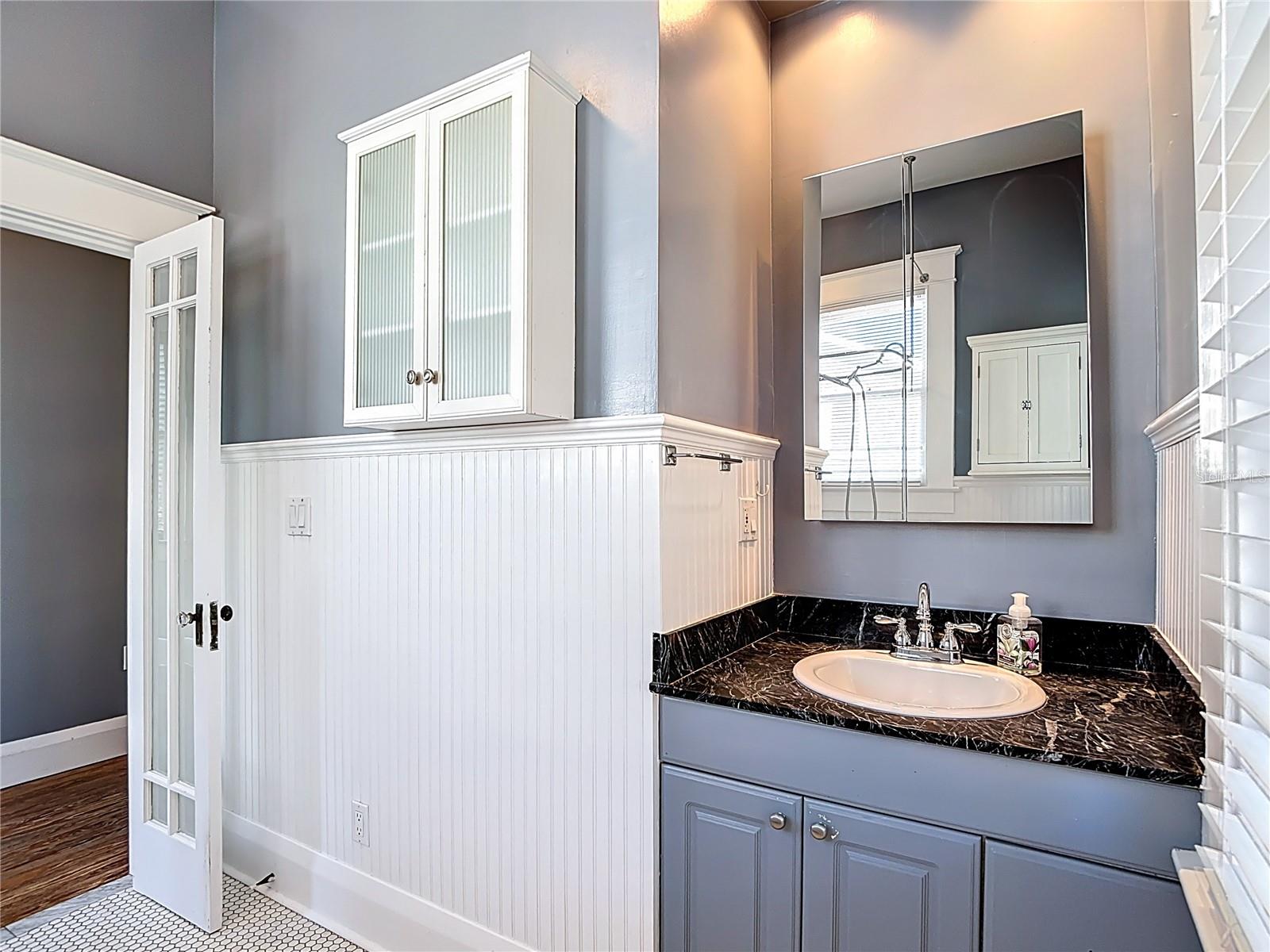 Image 32 of 47 For 2105 Southview Avenue