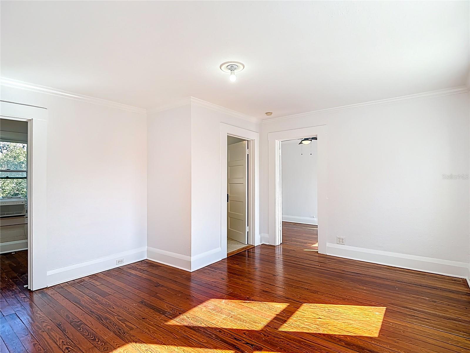 Image 38 of 47 For 2105 Southview Avenue