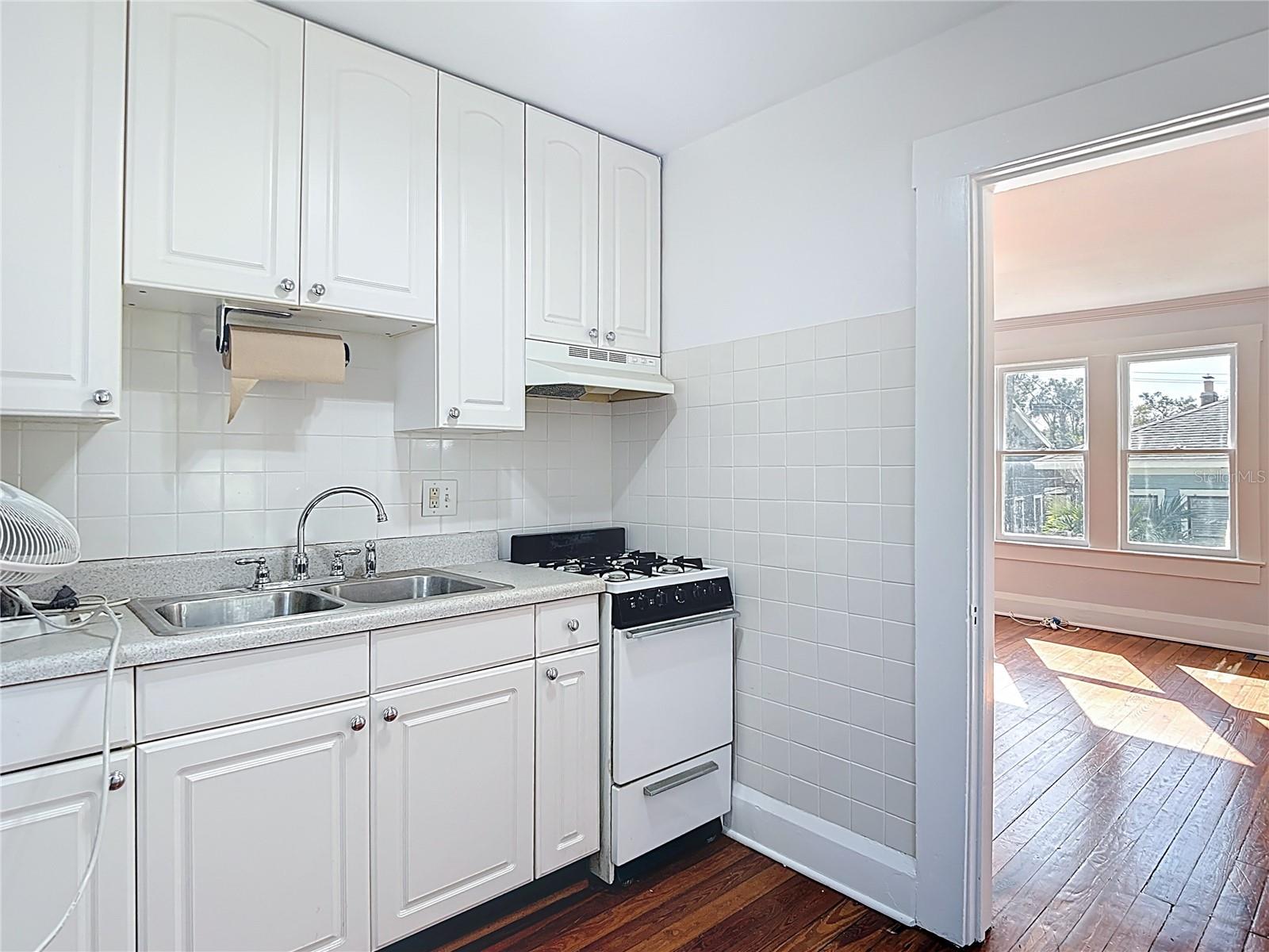 Image 40 of 47 For 2105 Southview Avenue