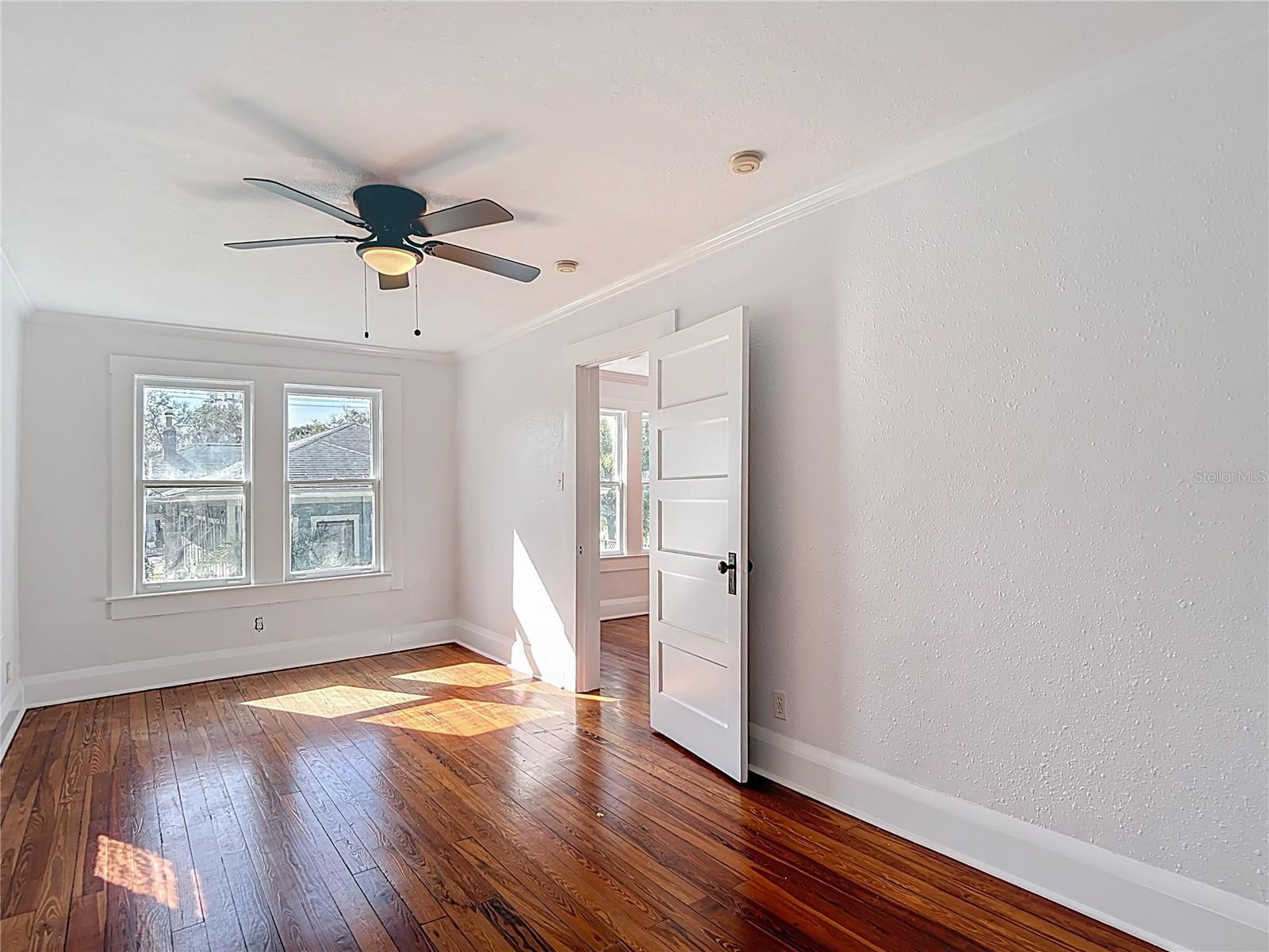 Image 42 of 47 For 2105 Southview Avenue