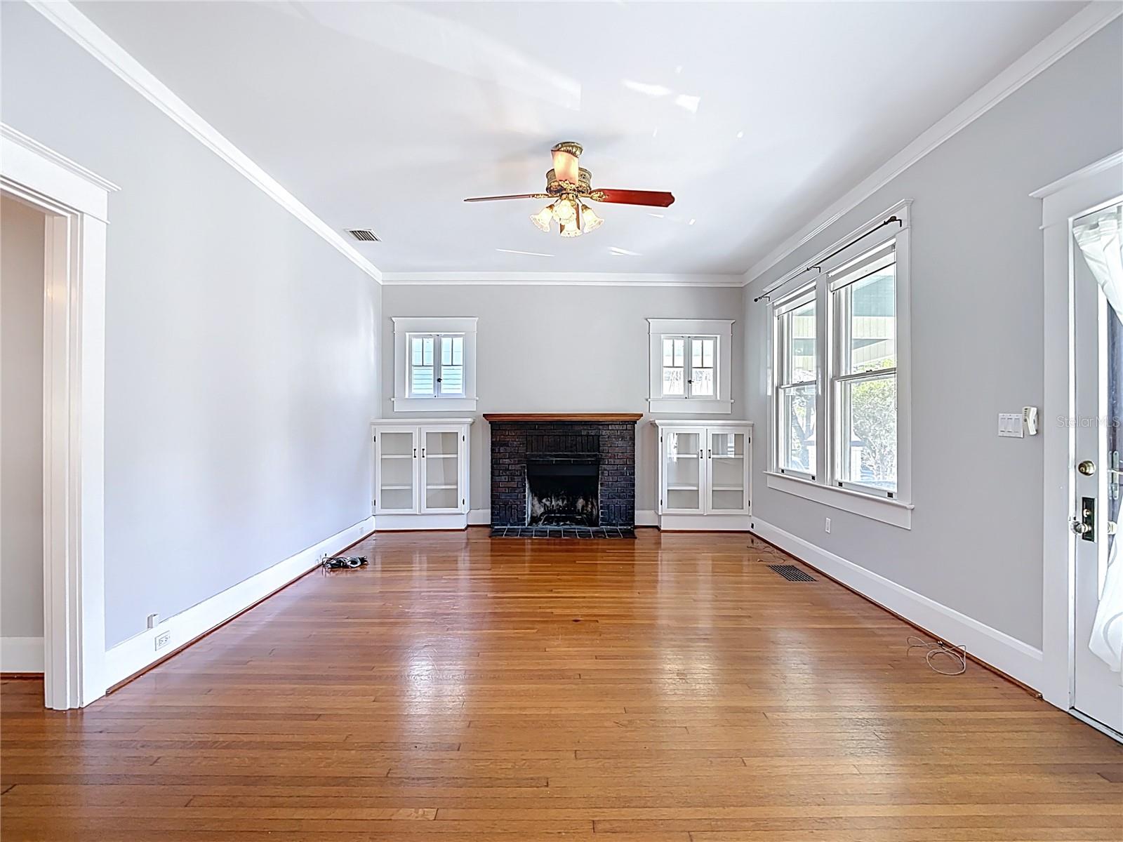 Image 8 of 47 For 2105 Southview Avenue