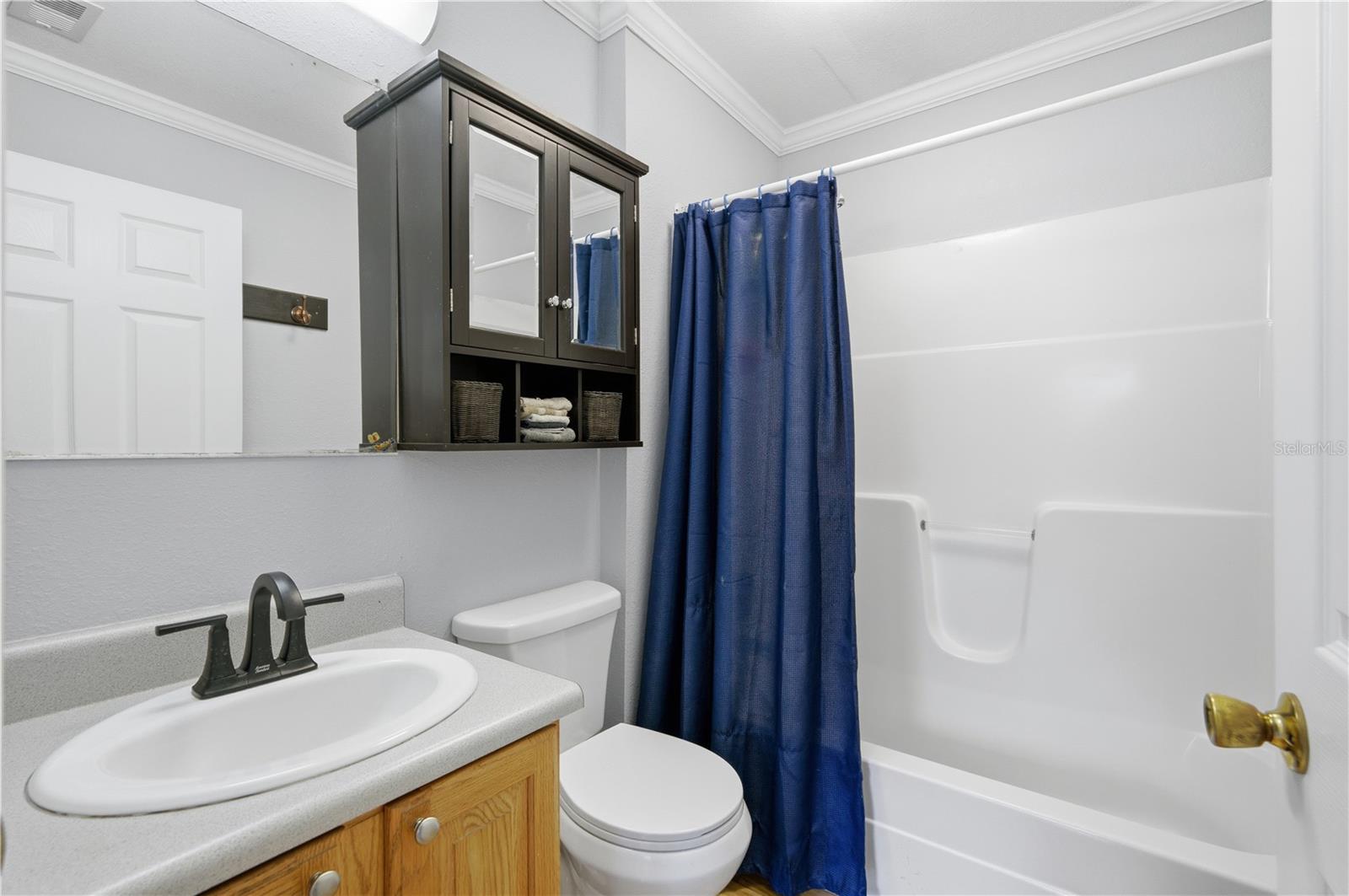 Listing photo id 13 for 8010 Franklin Road