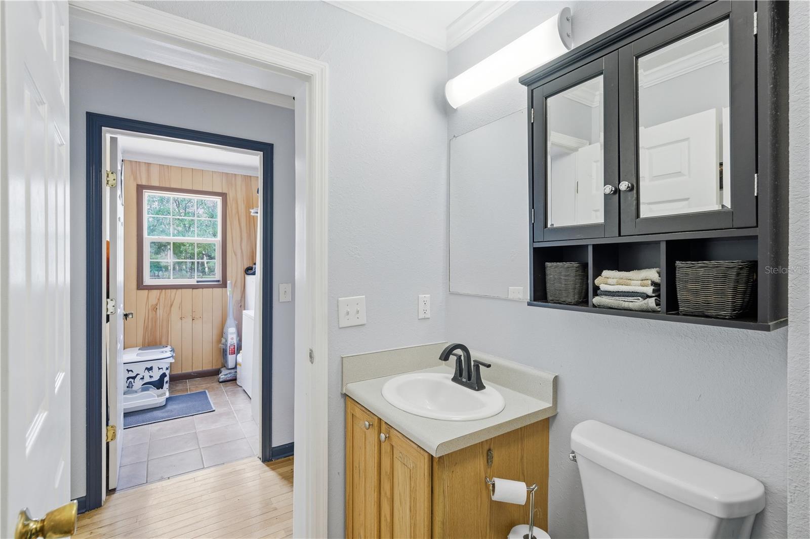 Listing photo id 14 for 8010 Franklin Road