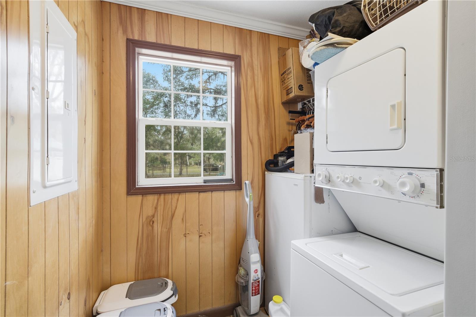 Listing photo id 17 for 8010 Franklin Road