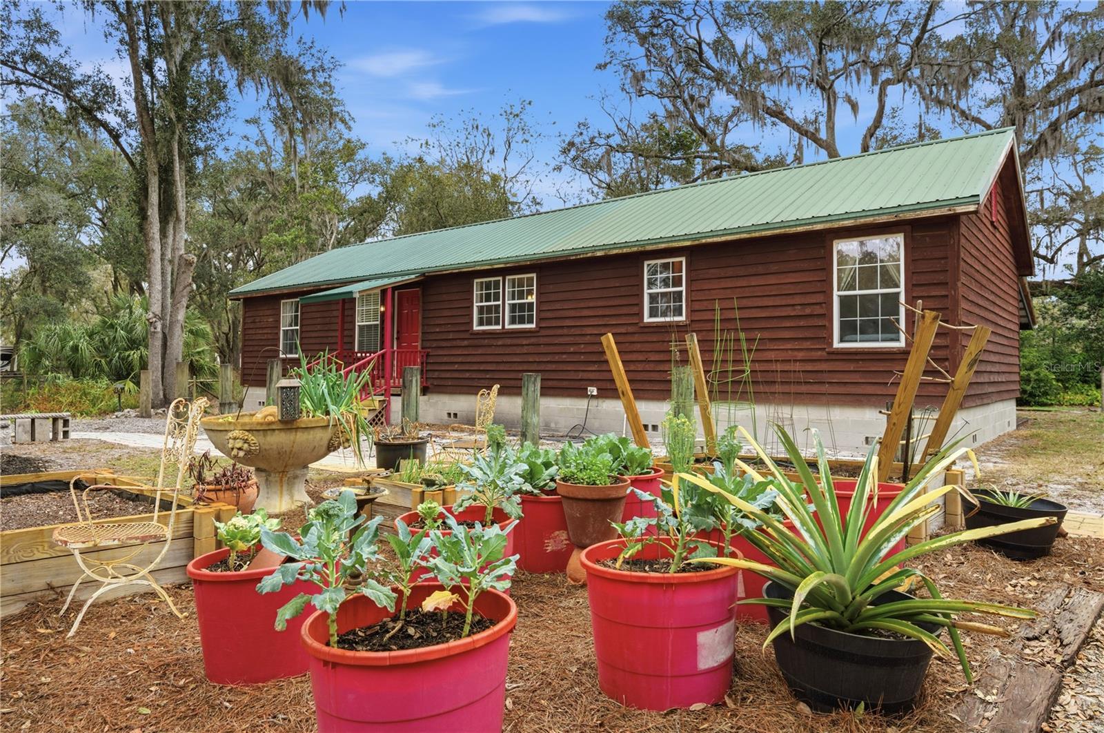 Listing photo id 26 for 8010 Franklin Road