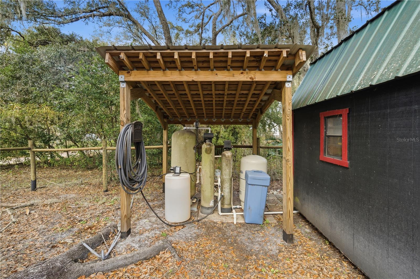 Listing photo id 29 for 8010 Franklin Road