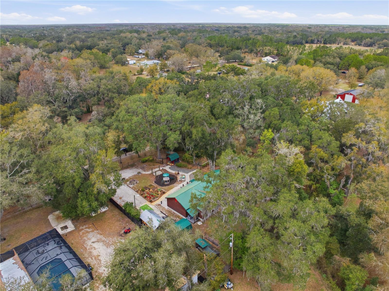 Listing photo id 31 for 8010 Franklin Road