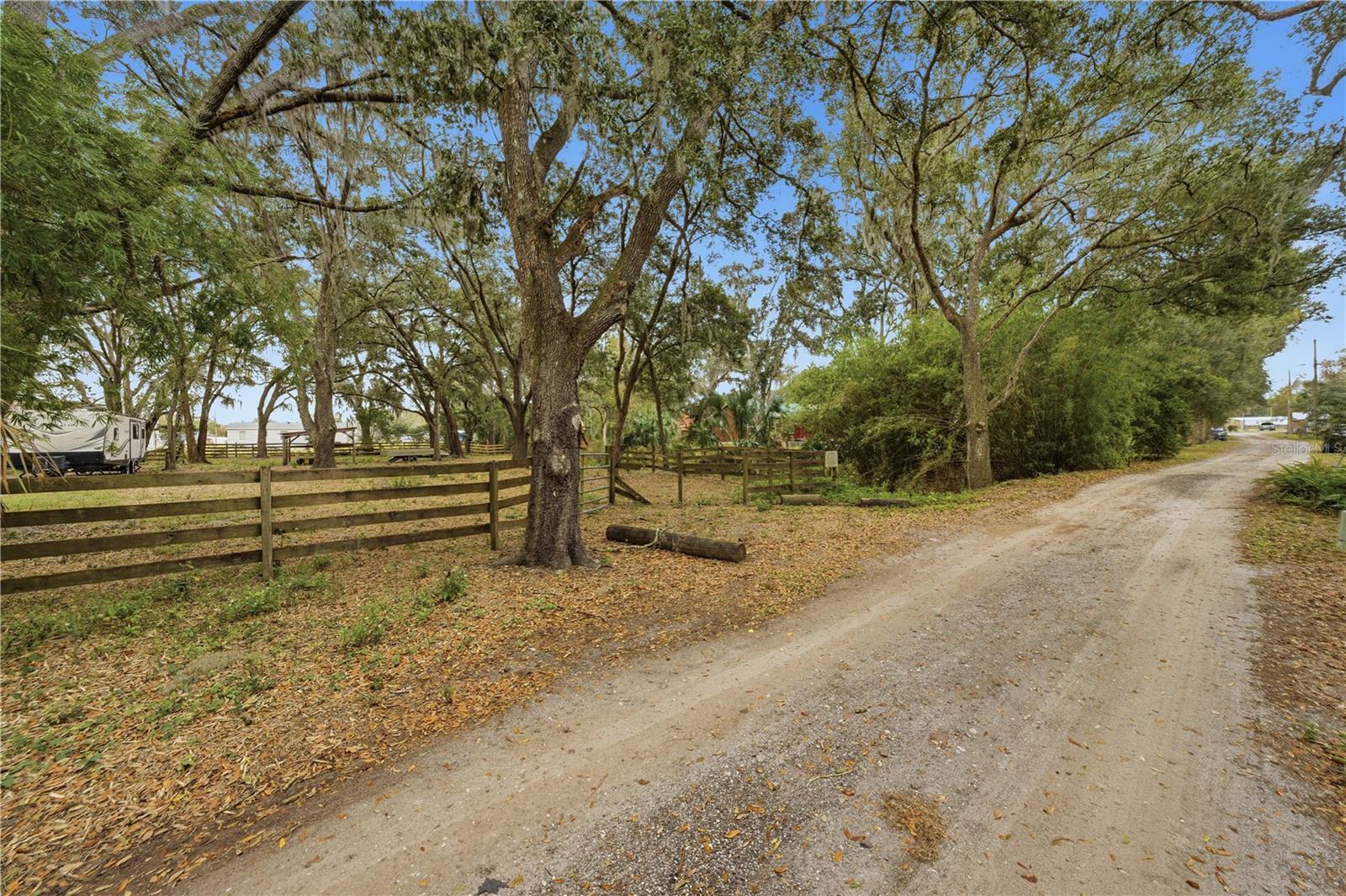 Listing photo id 32 for 8010 Franklin Road