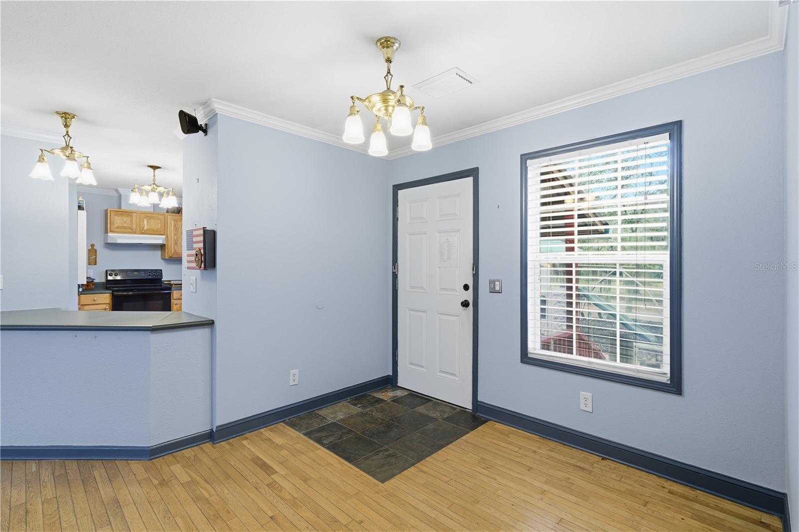 Listing photo id 38 for 8010 Franklin Road