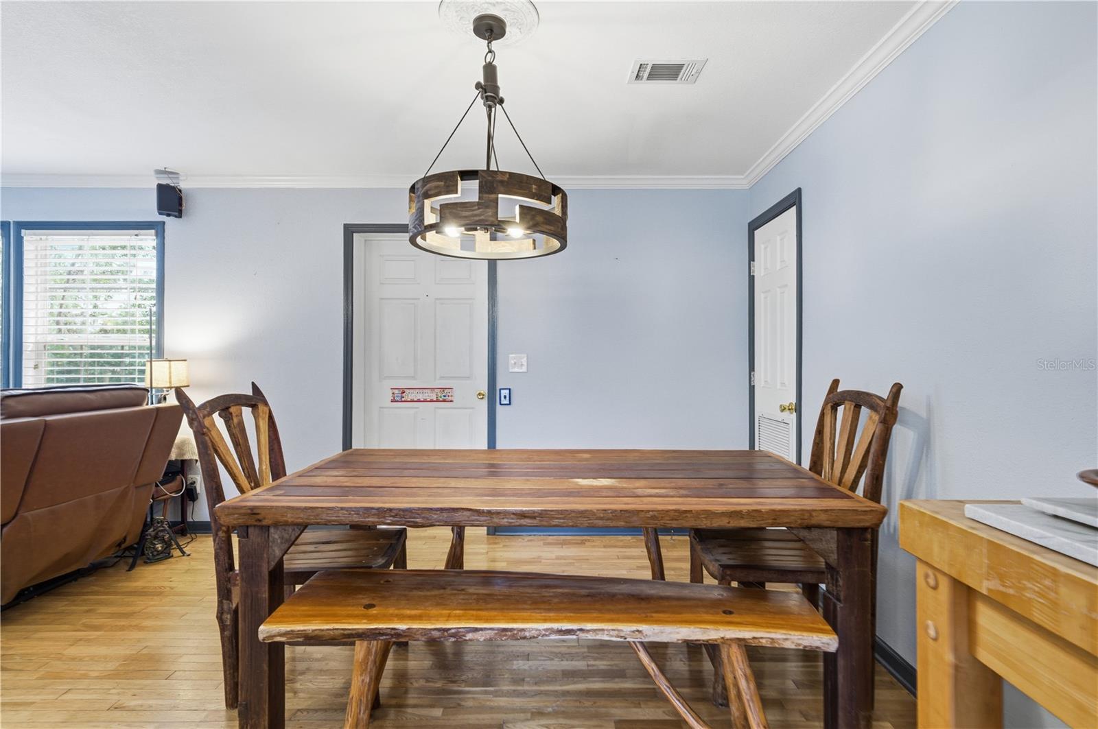 Listing photo id 42 for 8010 Franklin Road