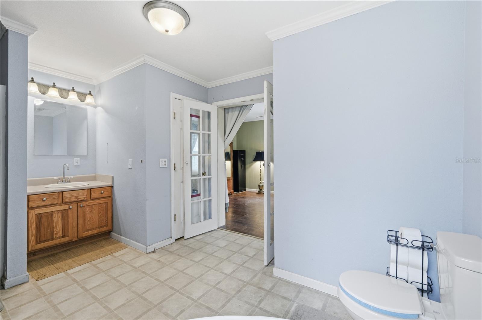 Listing photo id 44 for 8010 Franklin Road