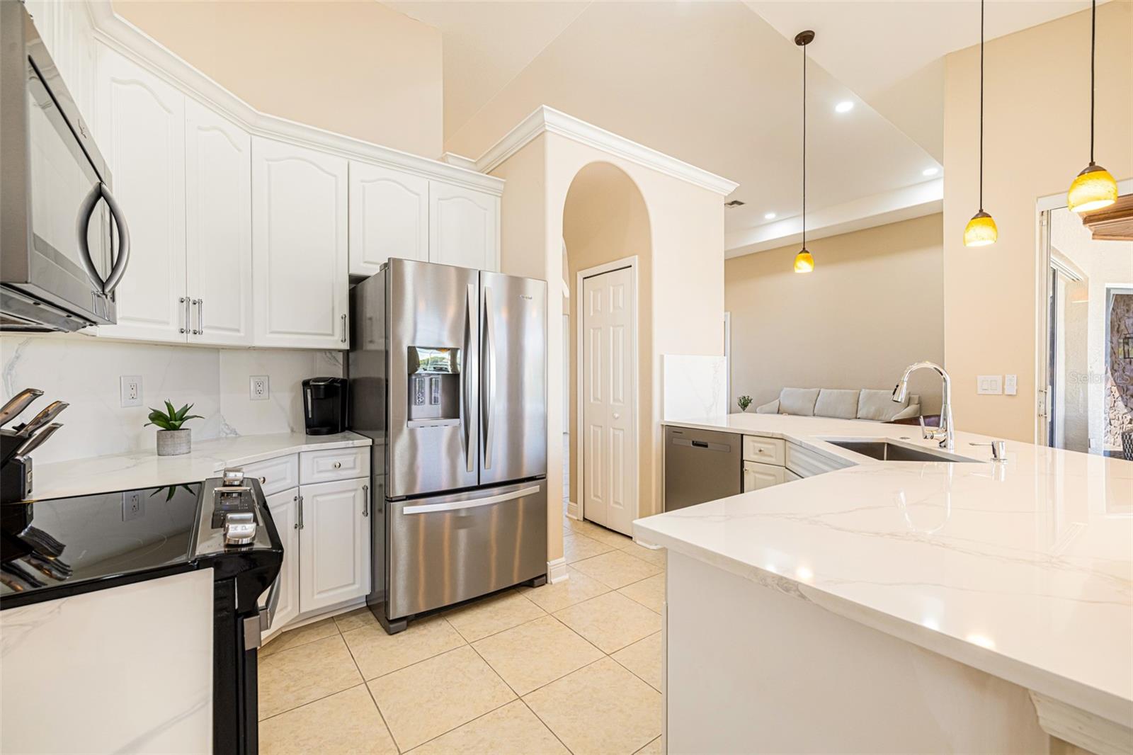 Image 14 of 54 For 613 4th Place