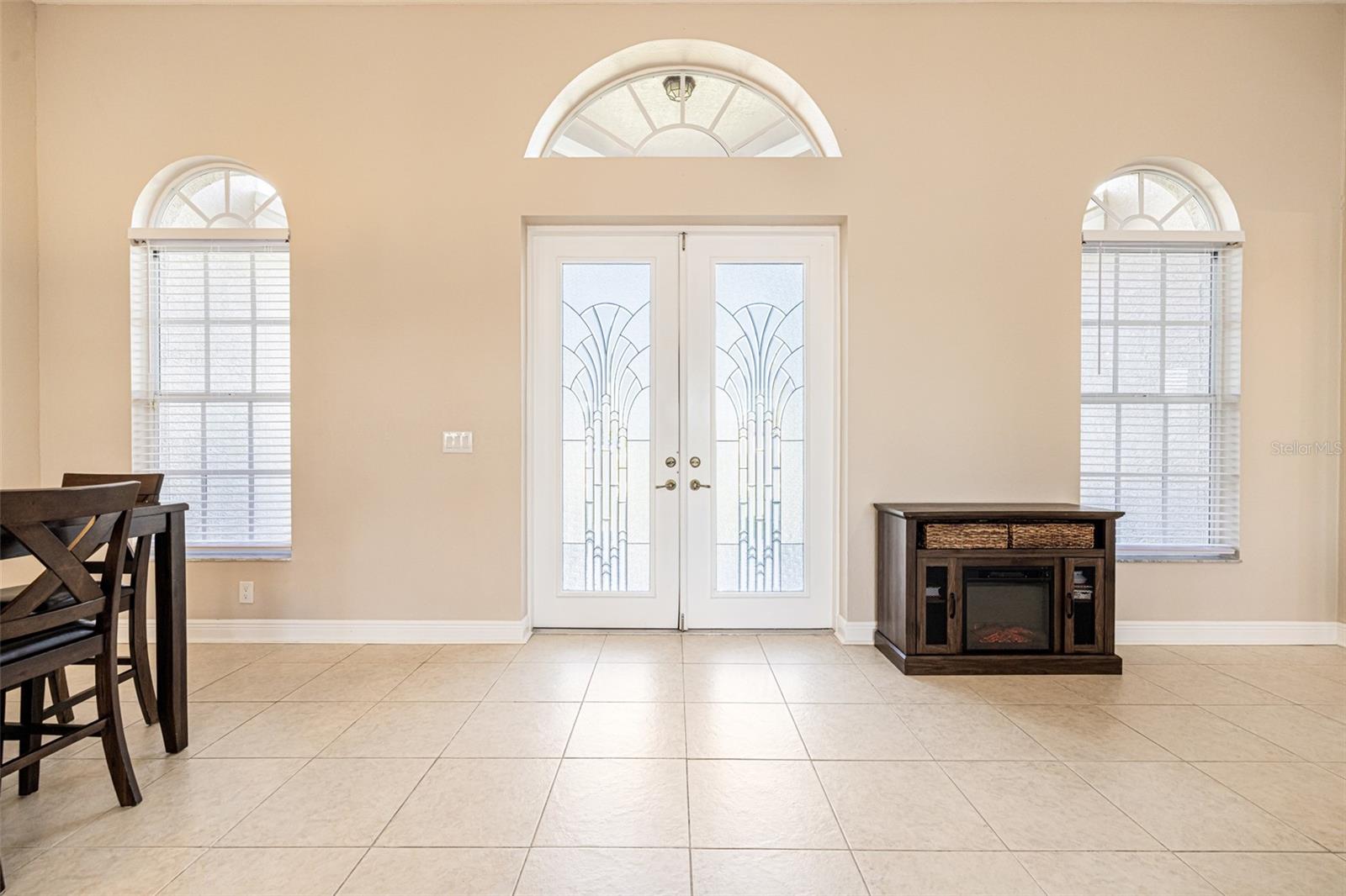 Image 5 of 54 For 613 4th Place