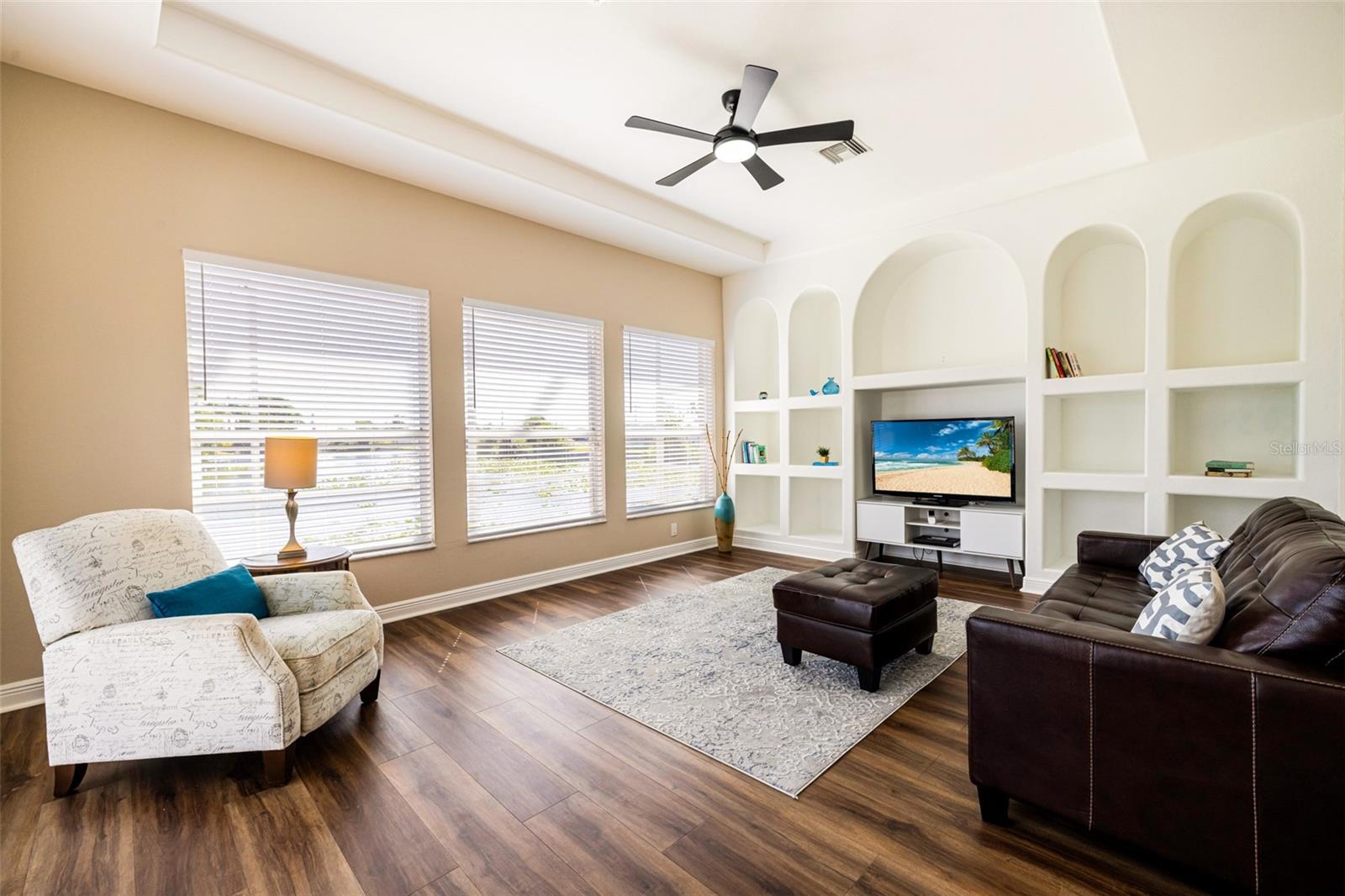 Image 7 of 54 For 613 4th Place